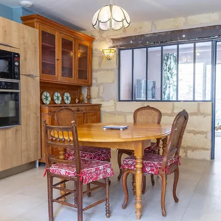 Maison Capucine - 2 Chambres, Patio, Centre *